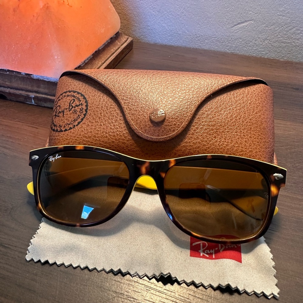 Ray-Ban Wayfarer Havana on Yellow RB 2131 6014/85